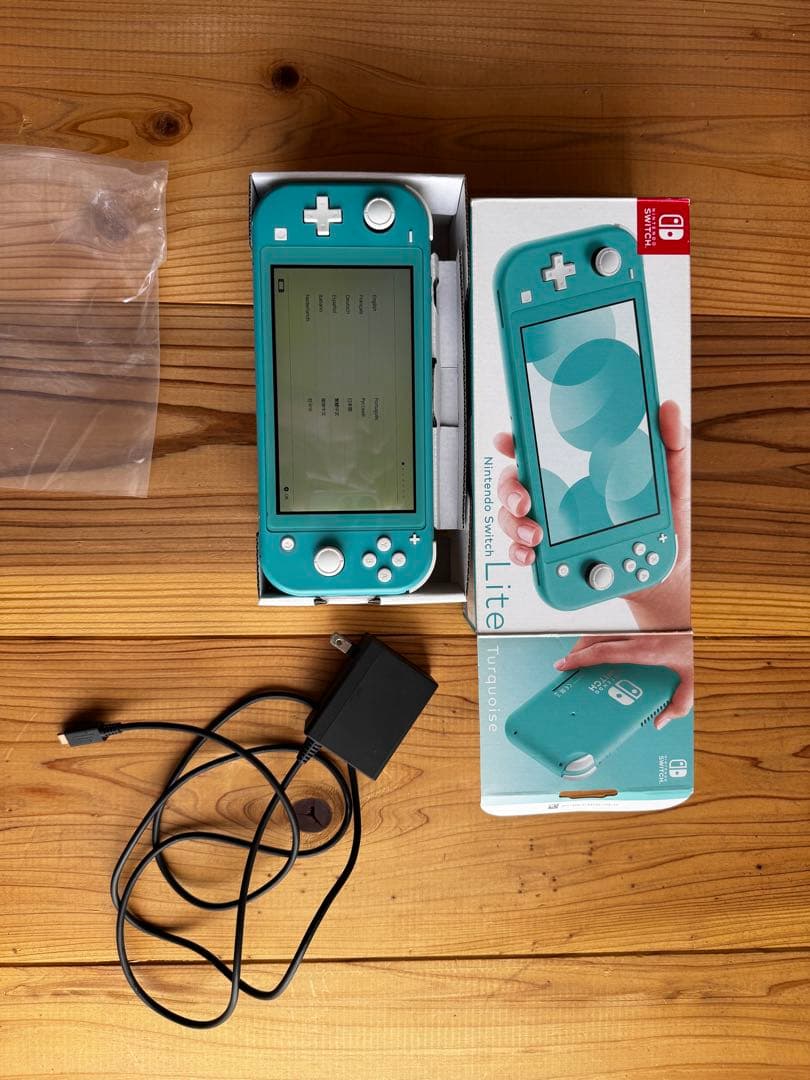 【美品】Nintendo Switch Lite ターコイズ 本体 充電器付き