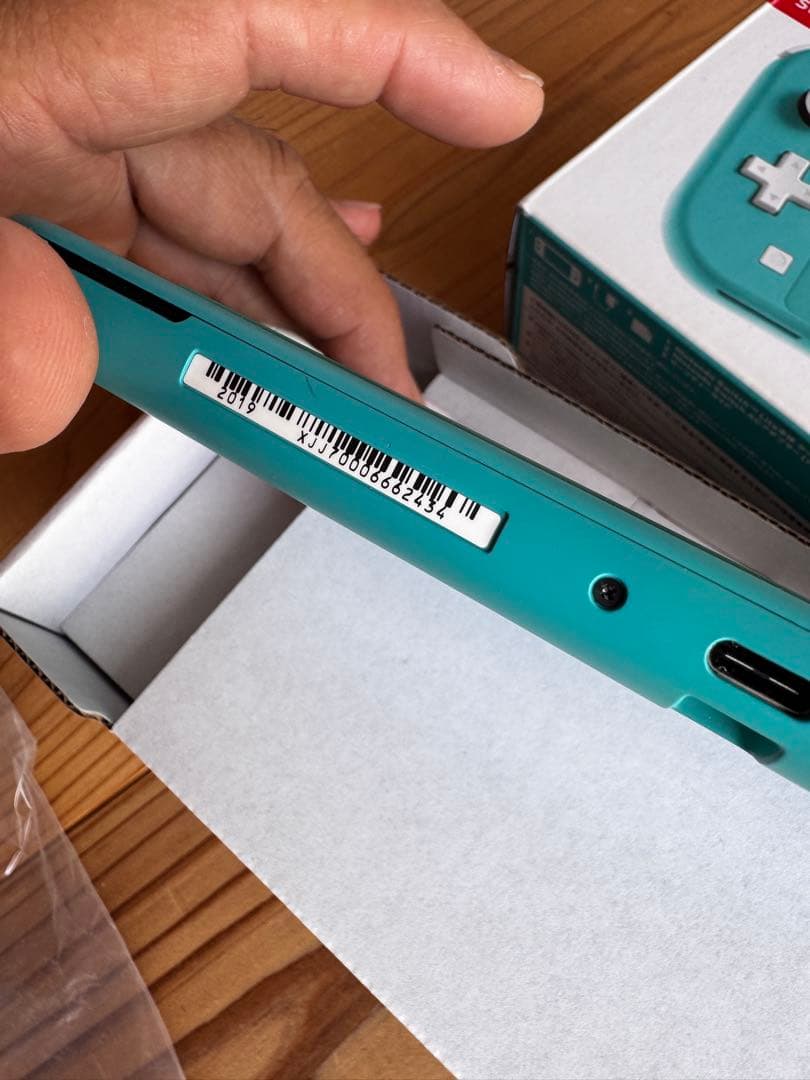 【美品】Nintendo Switch Lite ターコイズ 本体 充電器付き