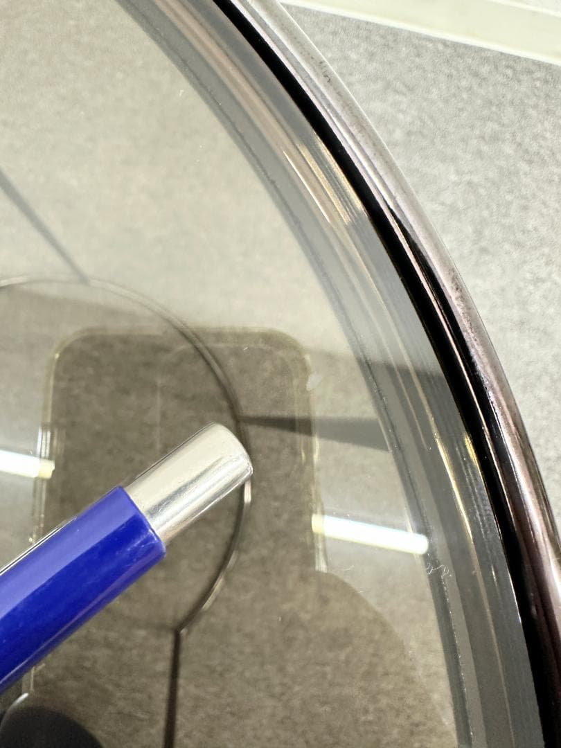 アルフレックス■CLIPS　ラウンド　サイドテーブル　直径40cm　ガラス　黒