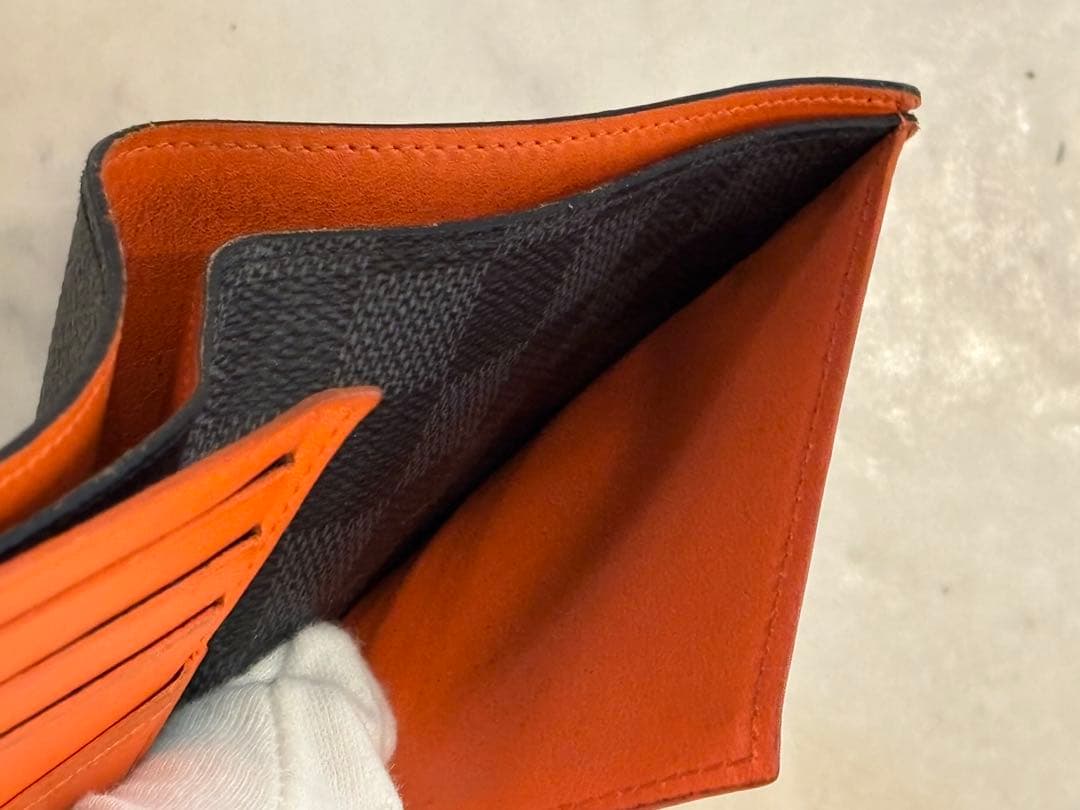ルイヴィトン ダミエ グラフィット メンズ 二つ折り財布