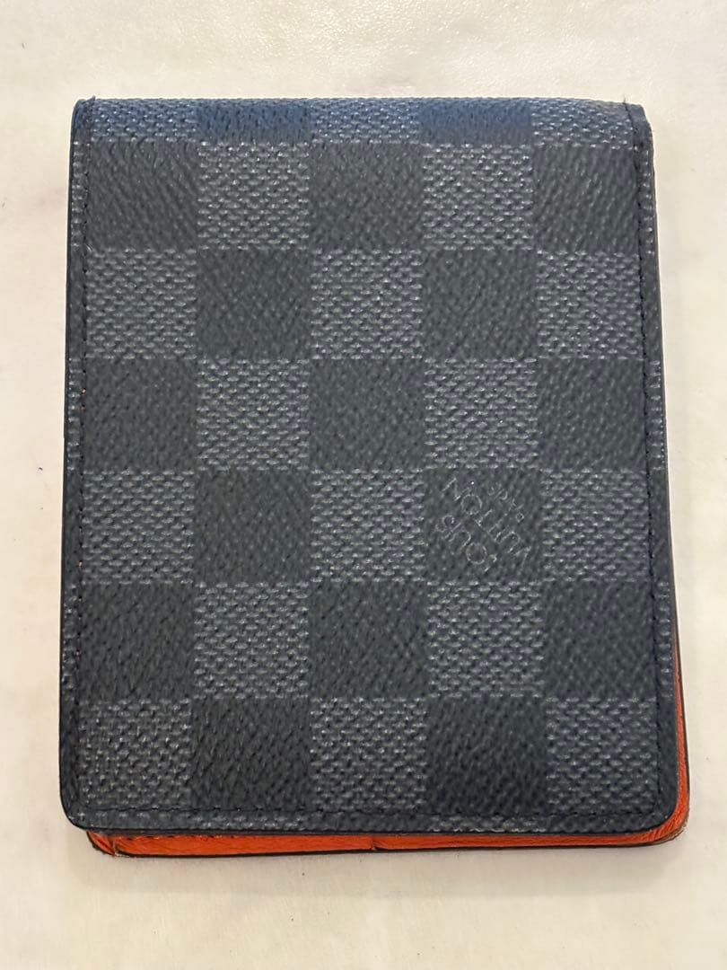 ルイヴィトン ダミエ グラフィット メンズ 二つ折り財布