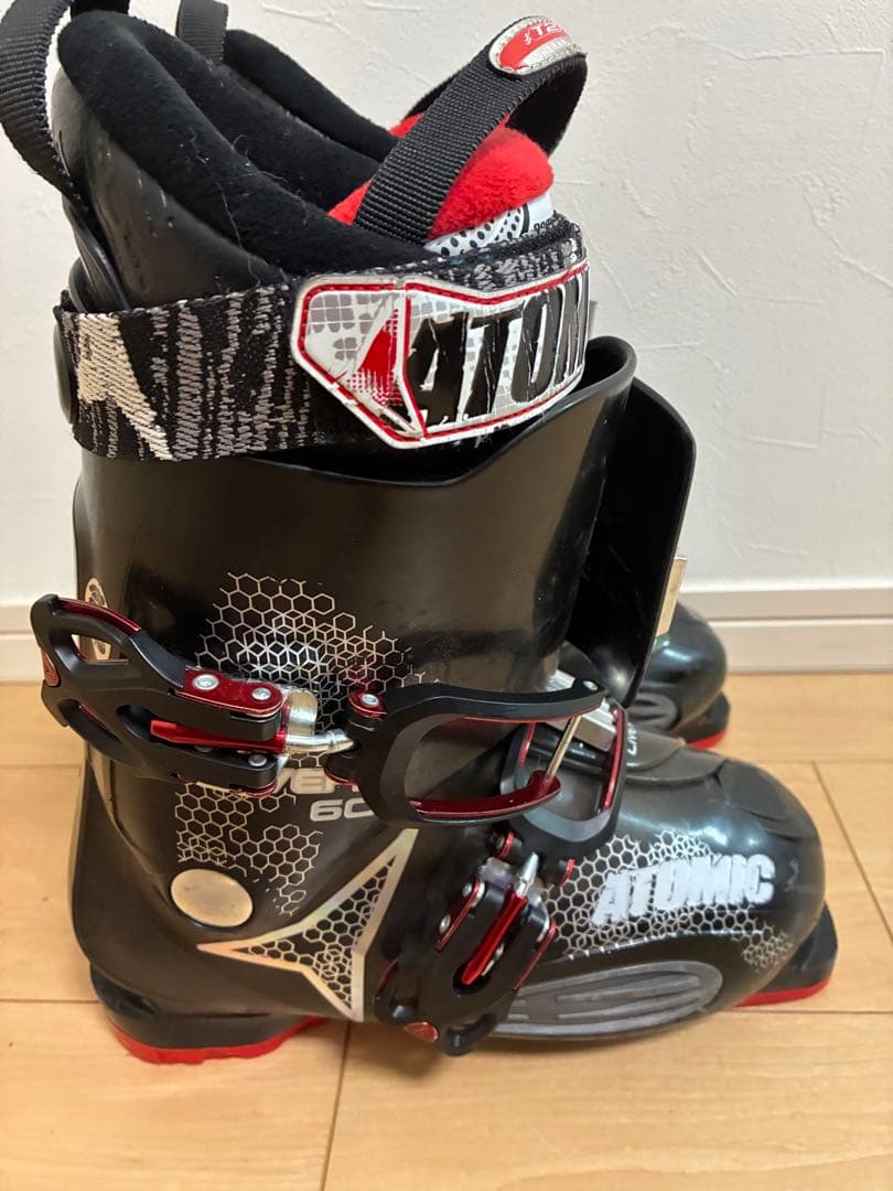 アトミック　ライブフィット60 ブラック　　25-25.5cm スキーブーツ