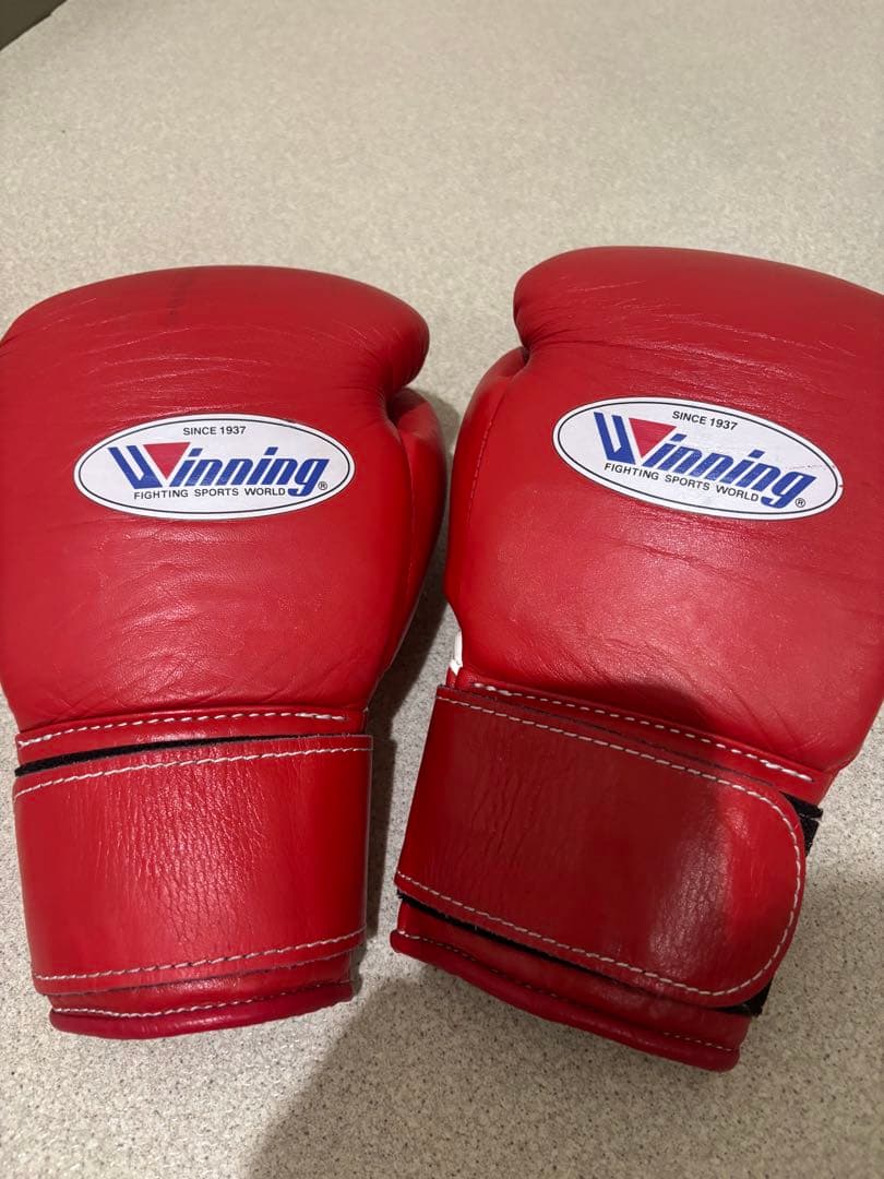 極美品 Winning ボクシンググローブ 8oz 赤