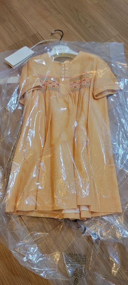 GUCCI 刺繍入りオレンジ半袖ワンピース