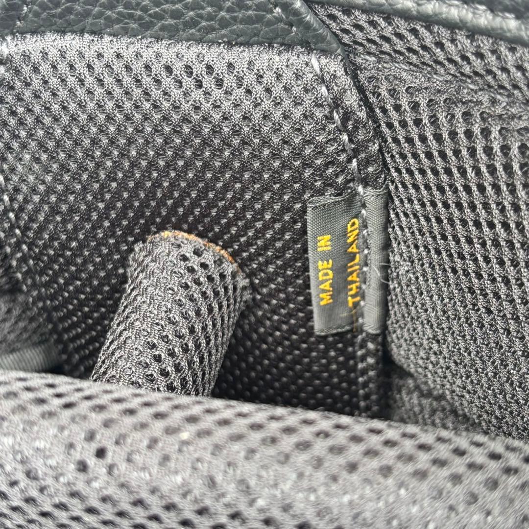 ミエコウエサコ noisy noisy ノイジー 高級品 美品 キャスター付