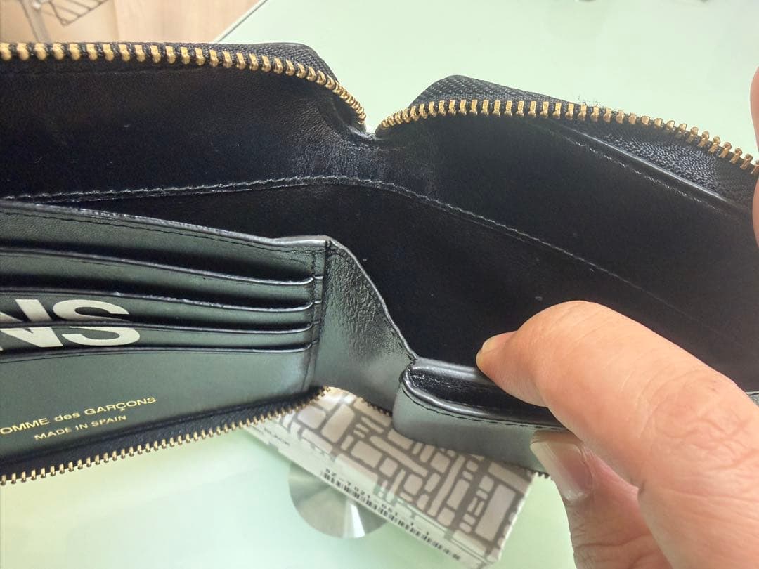 美品 COMME des GARÇONS 黒 二つ折り財布