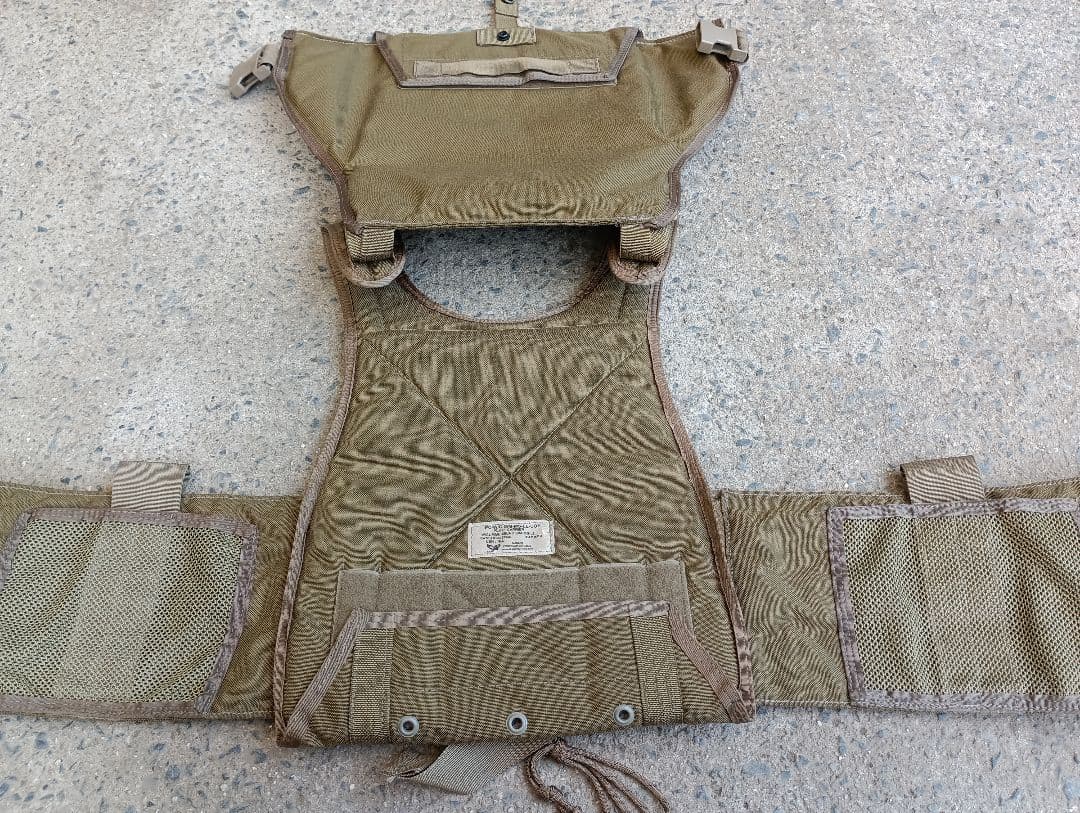 ミ*シ様 EAGLE MBAV プレートキャリア コヨーテ 実物 放出品