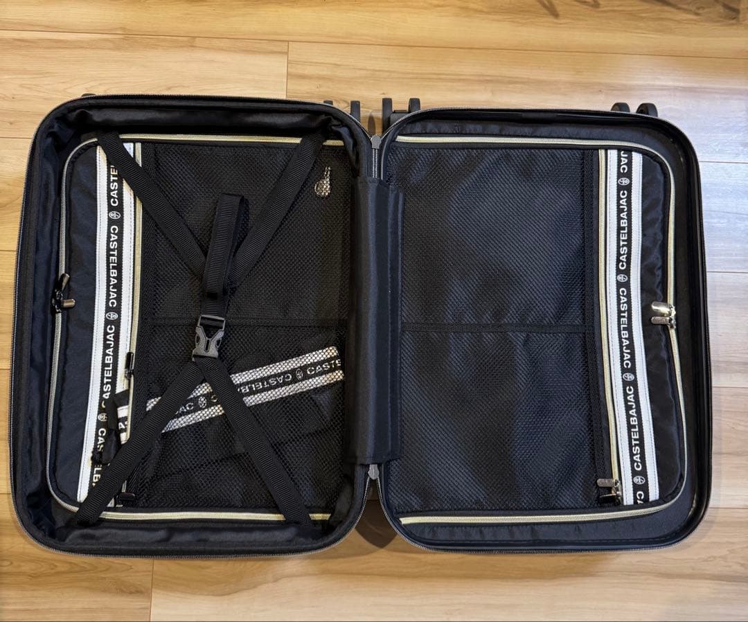 カステルバジャック　スーツケース　機内持ち込みサイズ　未使用品