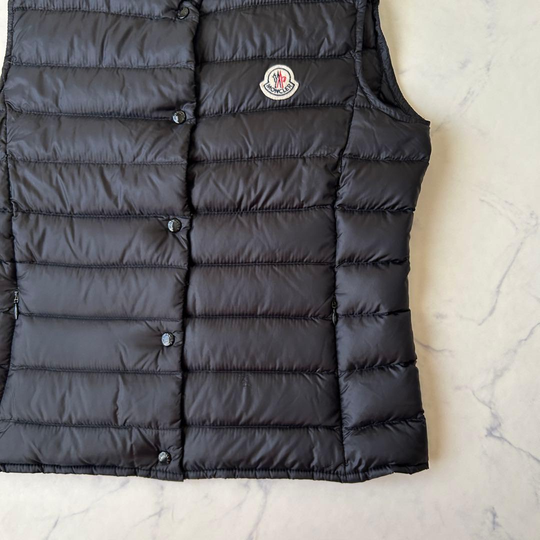 未使用級 モンクレール LIANE ダウンベスト ワッペン ブラック 1