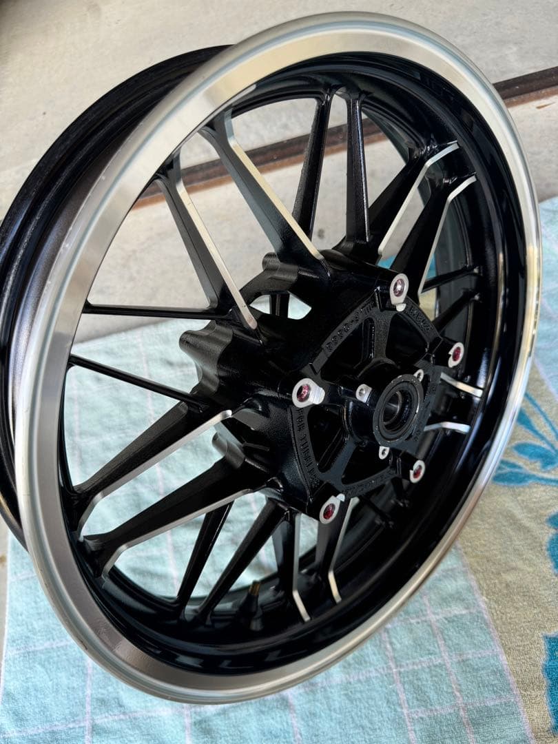 【大幅値下げ】Z900RS 純正フロントホイール