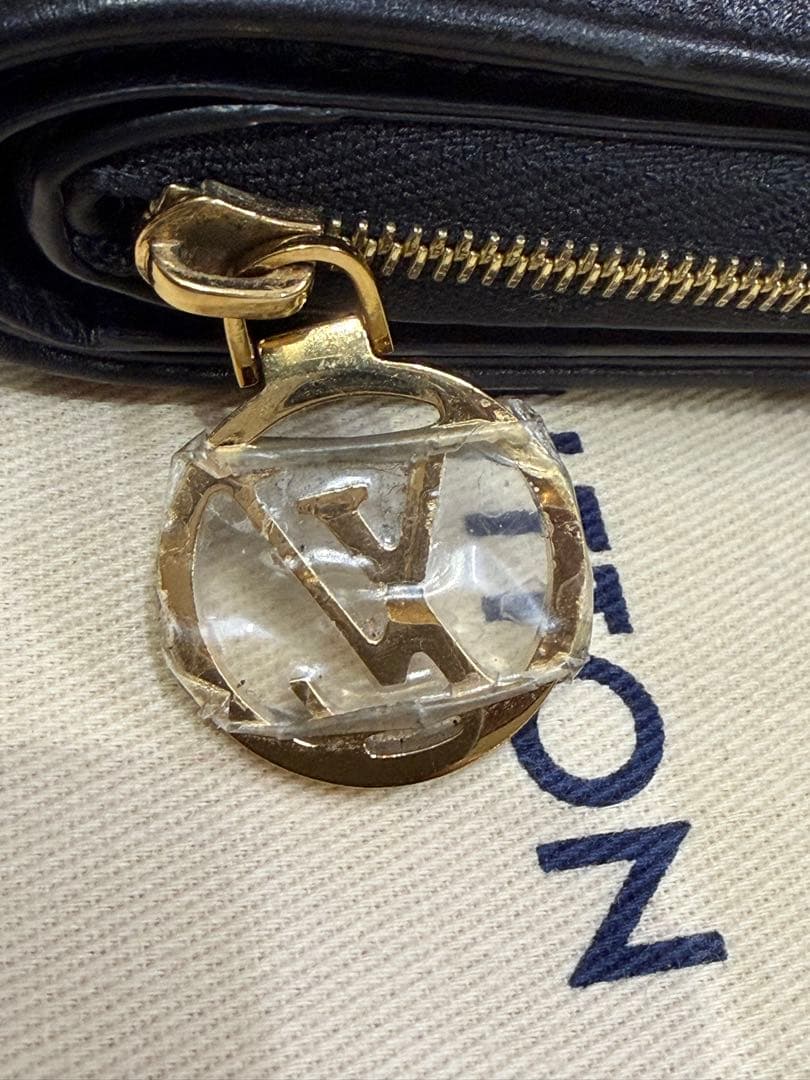 LOUIS VUITTON ポルトフォイユ・ルー