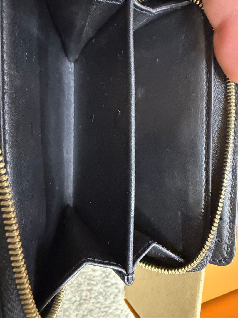 LOUIS VUITTON ポルトフォイユ・ルー