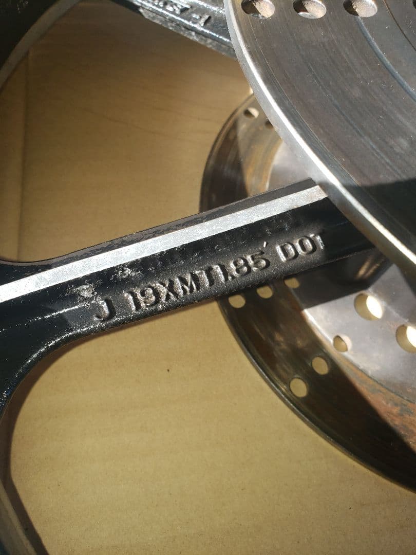 カワサキ Z1000J Z750FX Z750GP 19インチ フロントホイール