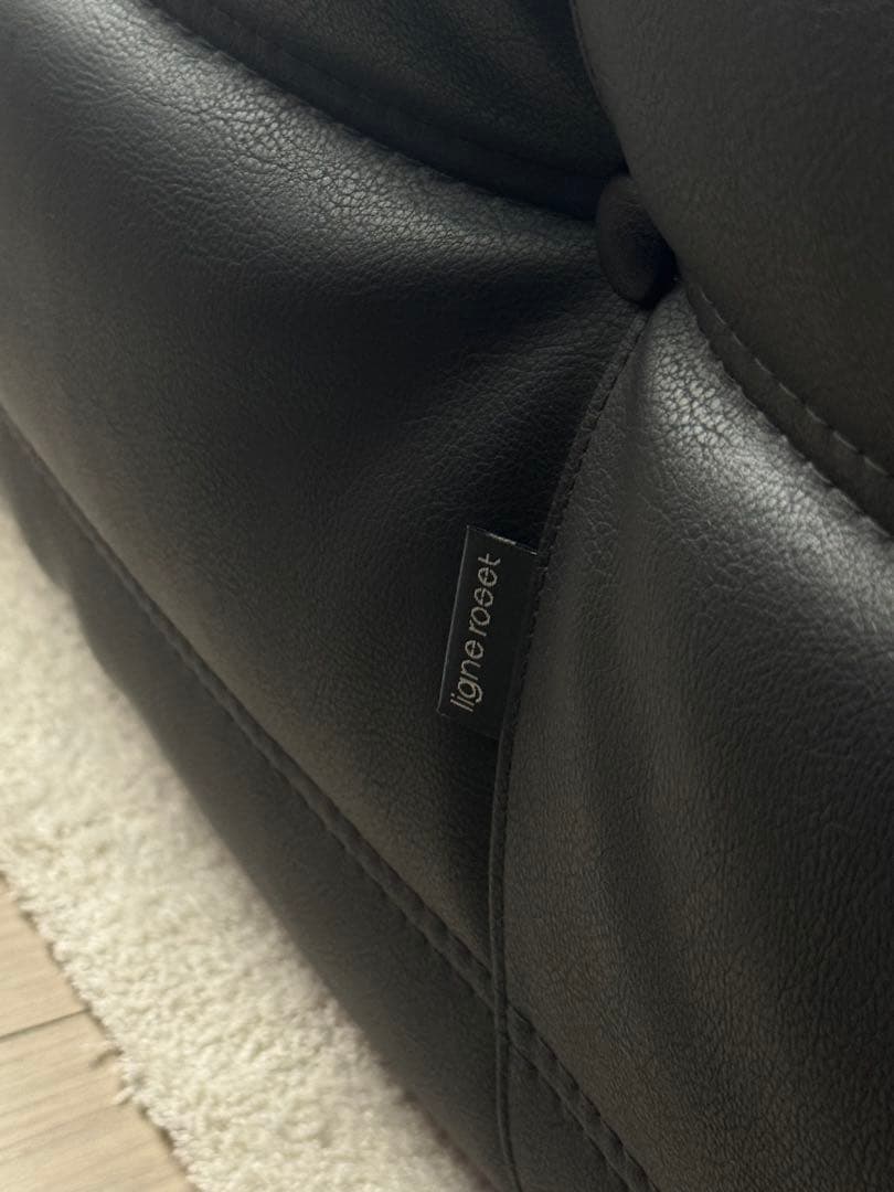 ligne roset トーゴ ブラック 2人掛けソファ