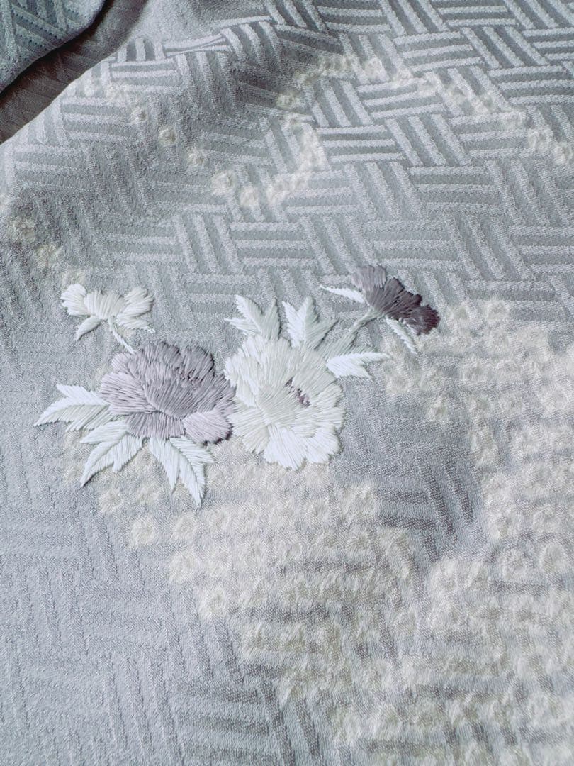 【未使用　しつけ糸付き】　正絹　訪問着　絞り　刺繍　ラベンダーグレー