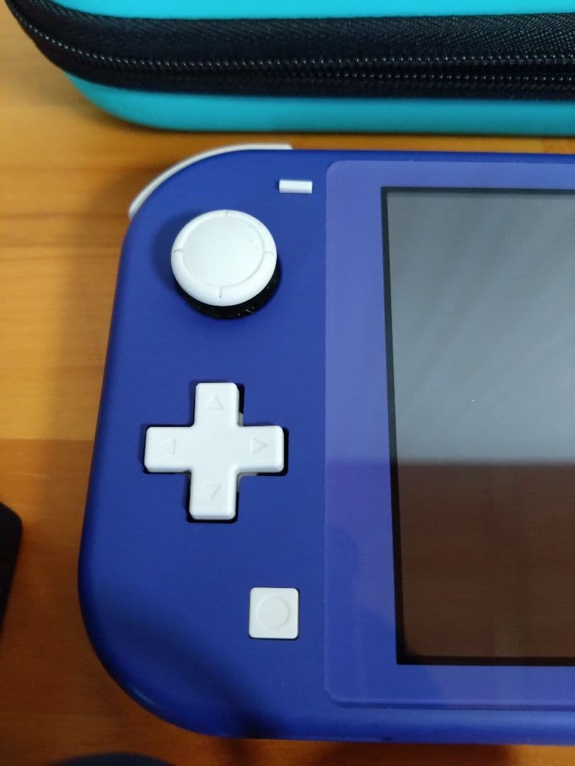 スイッチライト　青 充電器・ケース付　初期化済 使用少ない美品です！