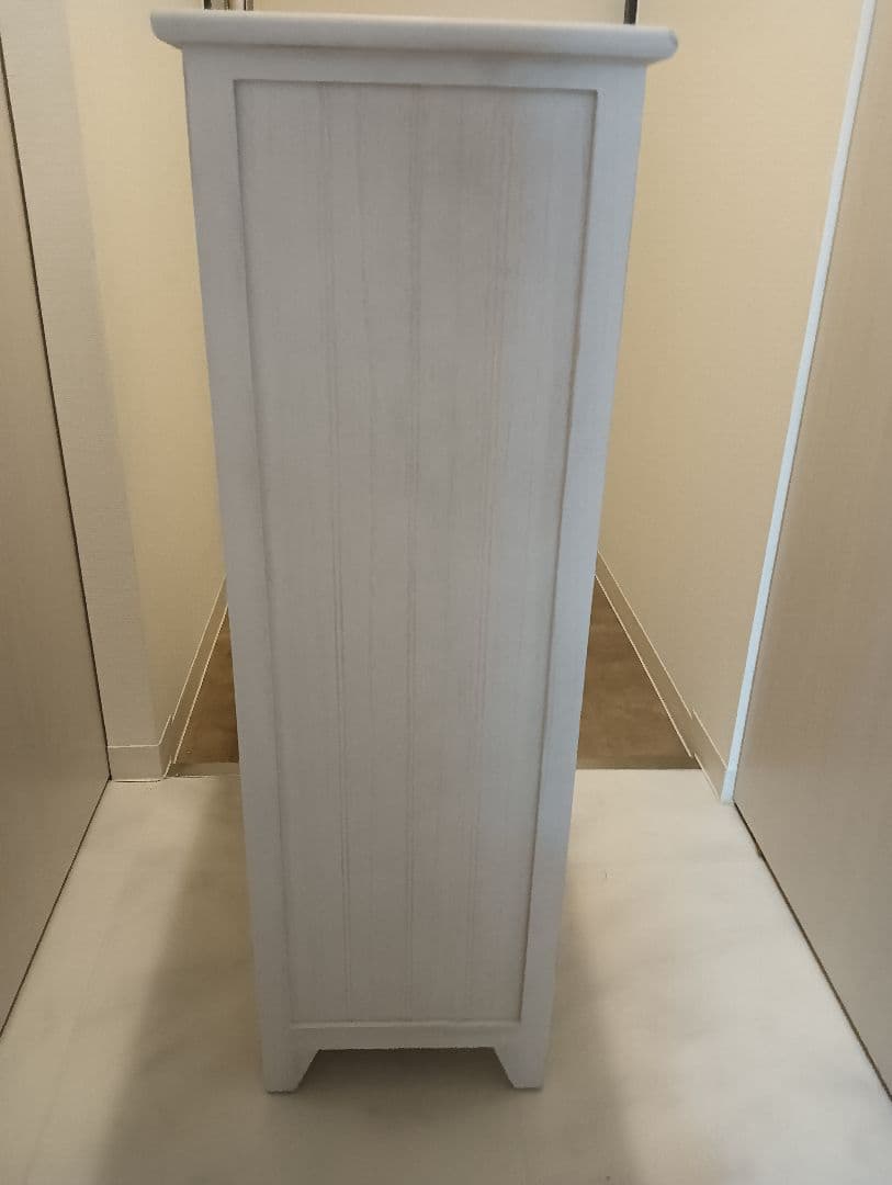 ニトリ ワンルームにもぴったりの大人可愛いホワイトシャビーチェスト5段