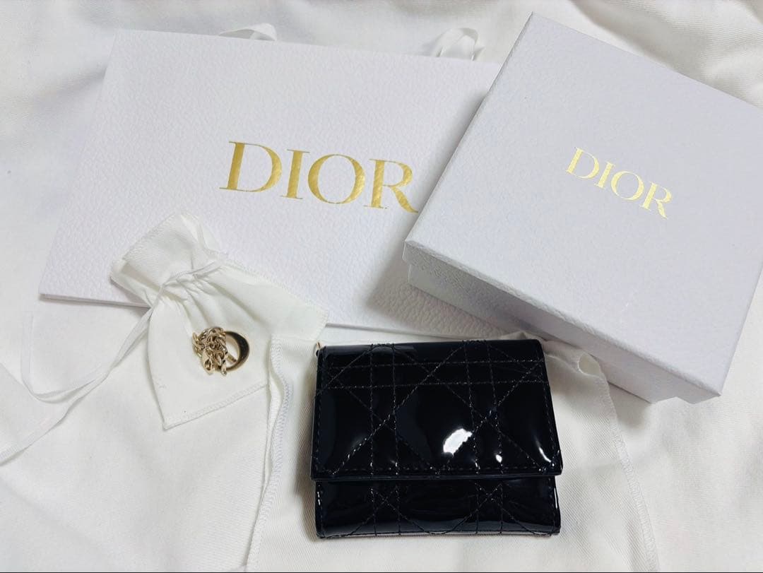 【美品】DIOR ロータスウォレット カナージュパテントカーフスキン
