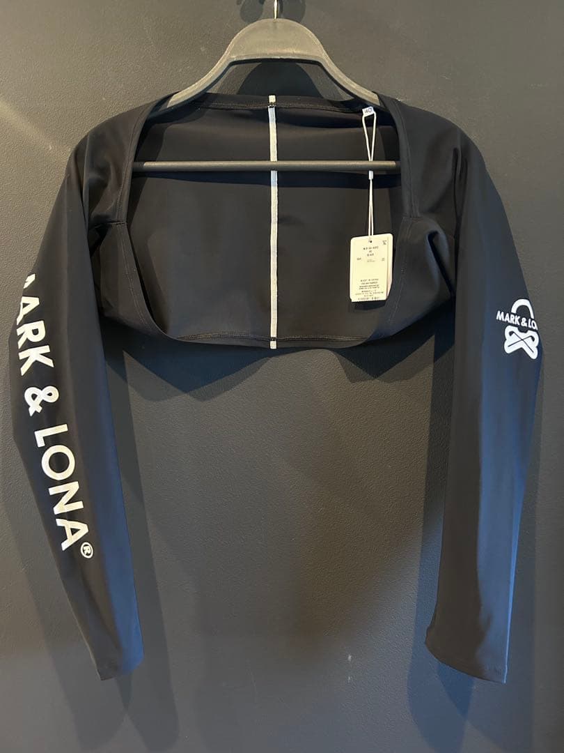 MARK & LONA アシメロゴプリント2WAYボレロ型アームカバー