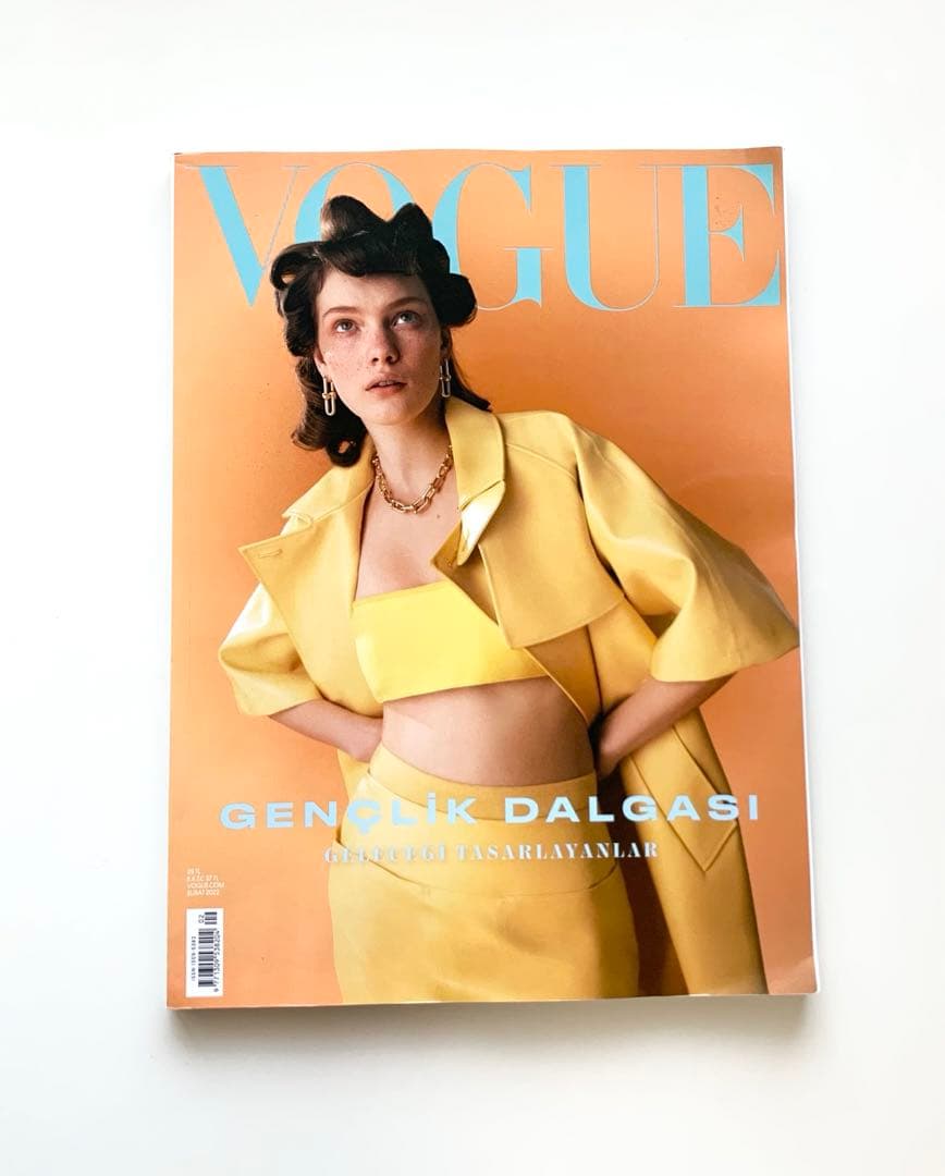 女性情報誌 Vogue Turkey Magazine February 2022