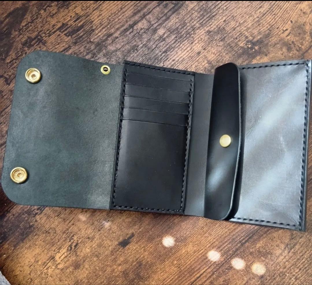 三つ折り トラッカーウォレット ブラック レザー ミドルサイズ