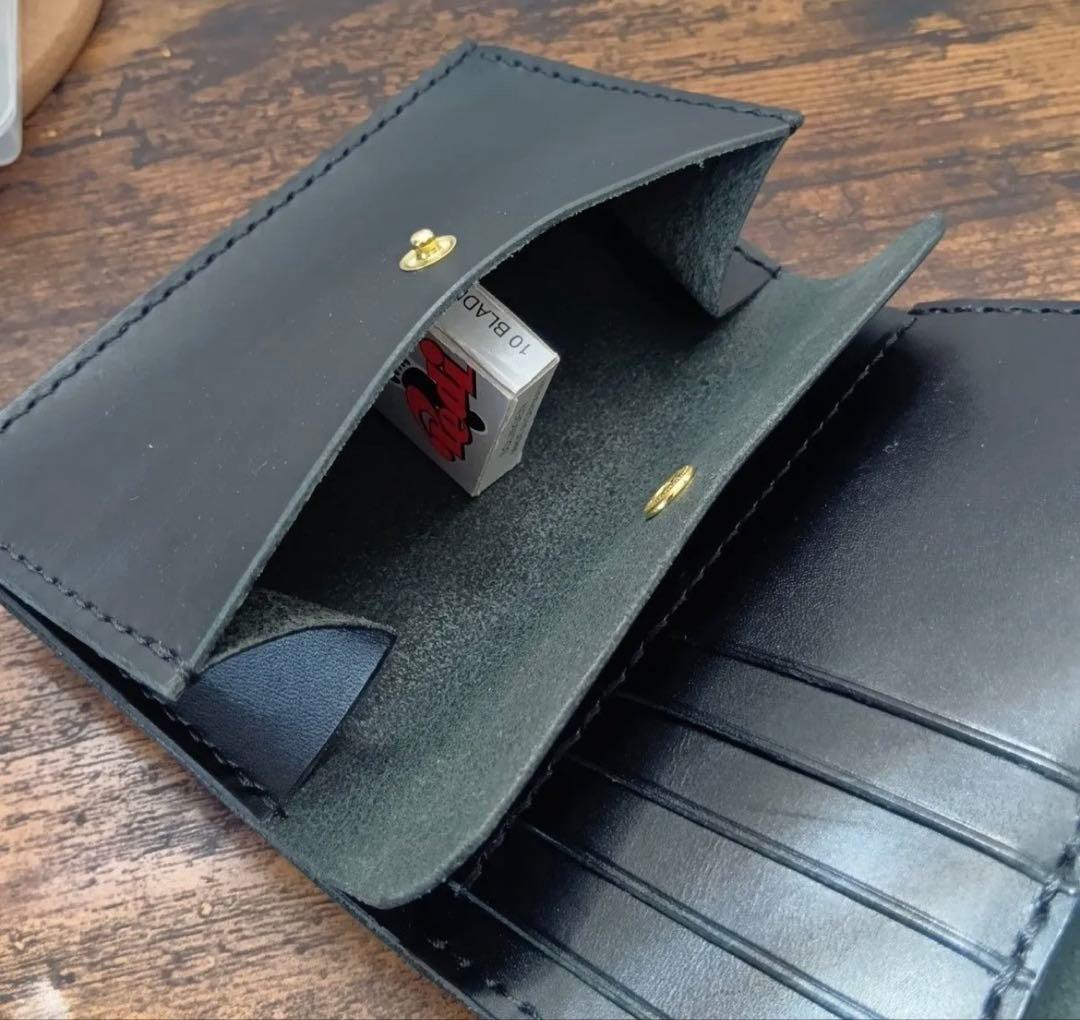 三つ折り トラッカーウォレット ブラック レザー ミドルサイズ