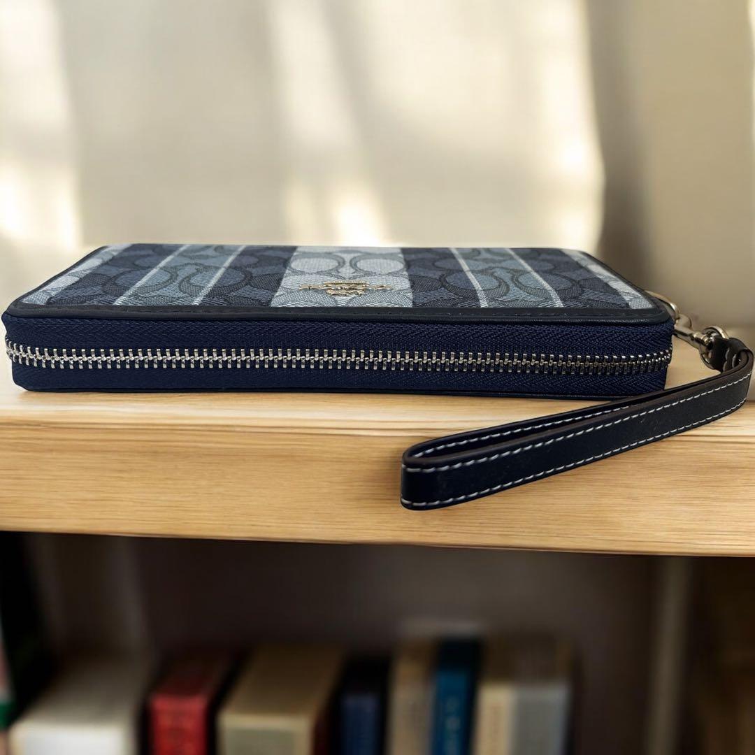 COACH 長財布 ネイビーストライプ柄