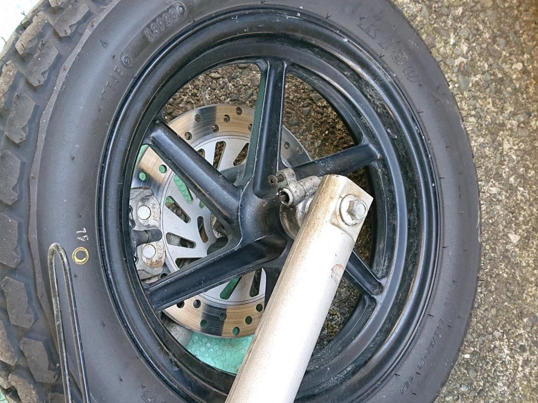 ホンダ XR50モタードから外しましたフロント足回り一式になります。