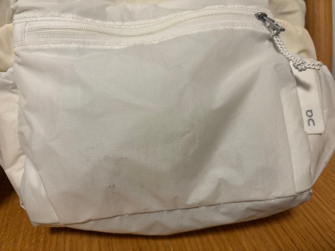 On ミニトートバッグ　ホワイト