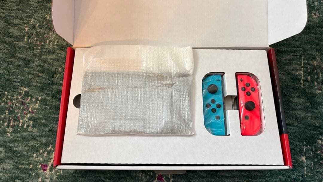 Nintendo Switch本体　付属品完備　ネオンレッド/ネオンブルー