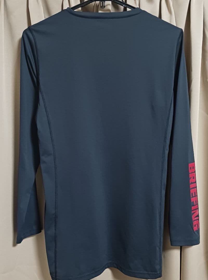 Lサイズ　ブリーフィング　インナー長袖VネックTシャツ 黒　美品　ゴルフ