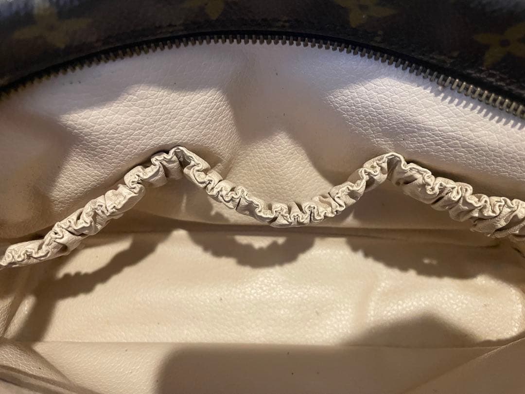 【人気定番】ルイヴィトン　トゥルーストワレット28 セカンドバッグ　モノグラム