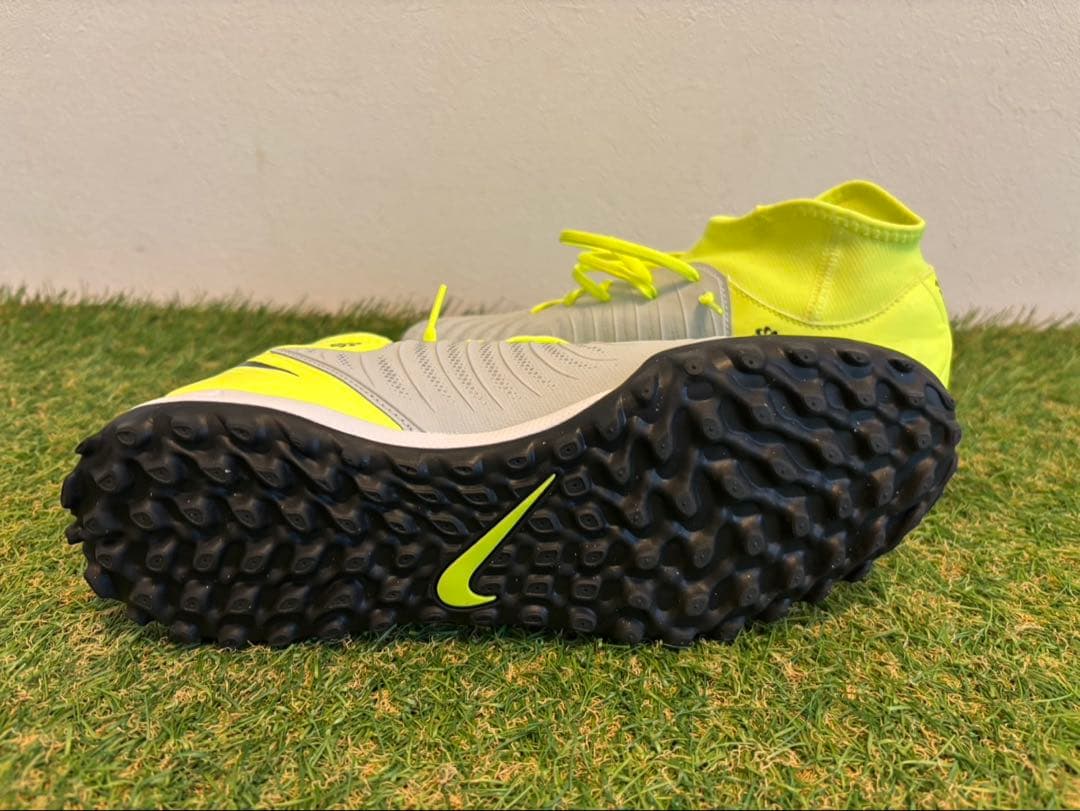 Nike Phantom Luna サッカーシューズ