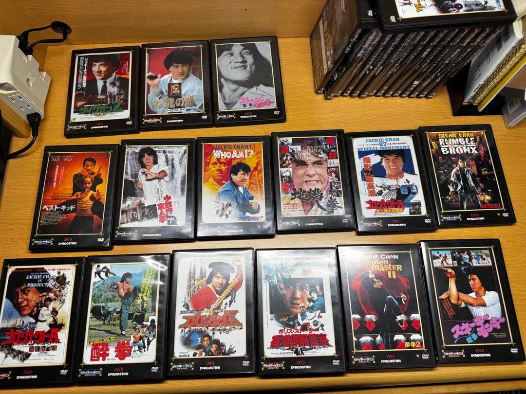 ジャッキー・チェン DVDコレクション　1〜31 マガジン付き　+ おまけ3本