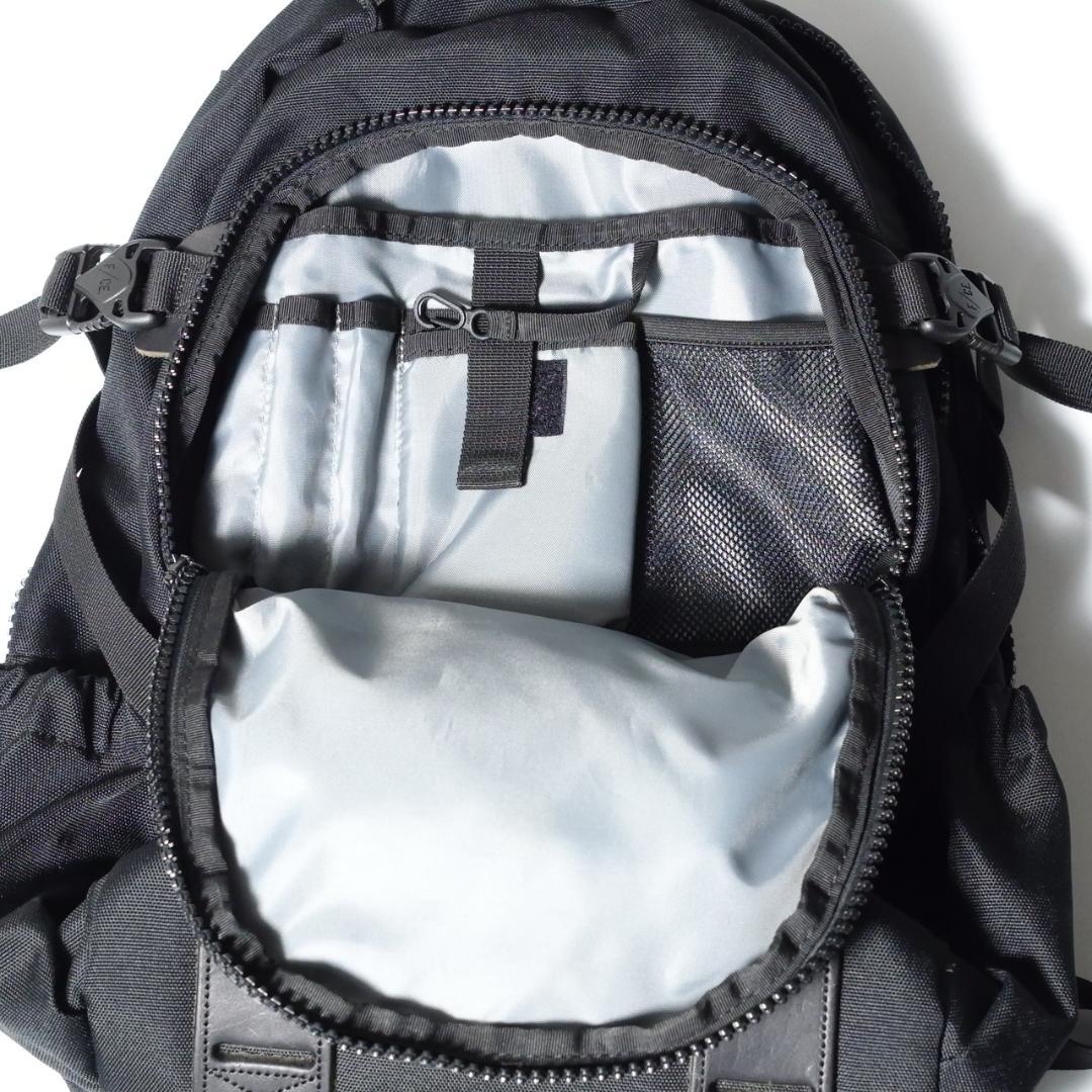 BEAMS LIGHTS F/CE. トラベルバックパック 33L