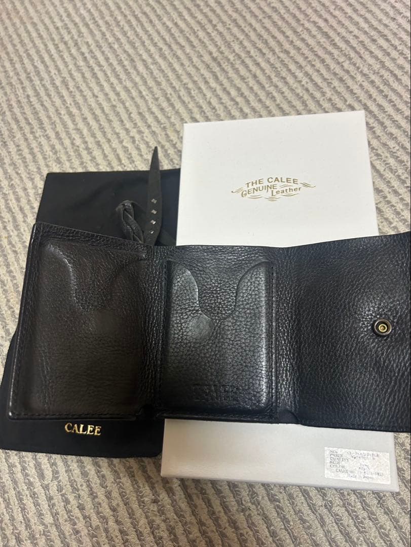 CALEE 本革 ブラック 三つ折り財布
