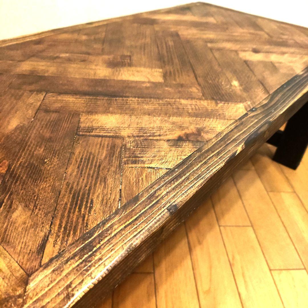 ✨オールド感たっぷりのヘリンボーン柄ローテーブル✨