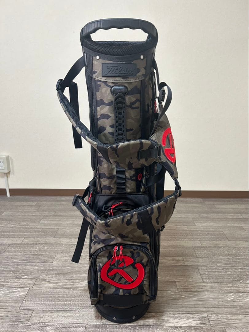 迷彩柄のスタンド式キャディバック　カラーバランスが抜群でカッコいい！