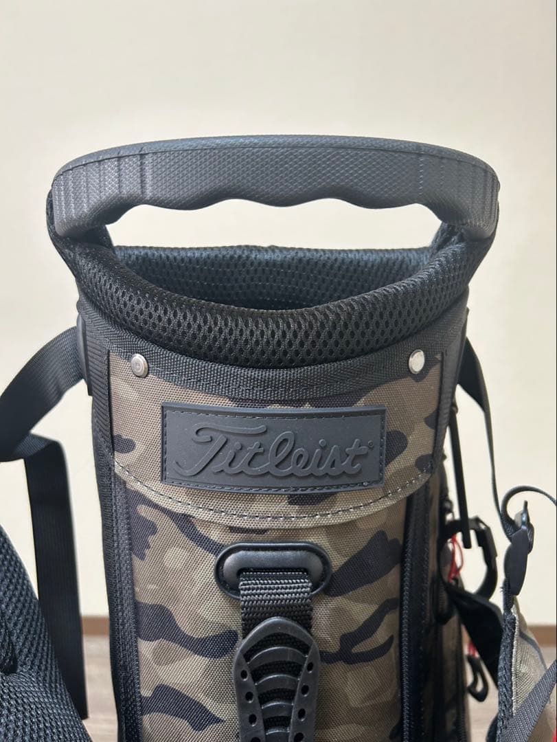 迷彩柄のスタンド式キャディバック　カラーバランスが抜群でカッコいい！