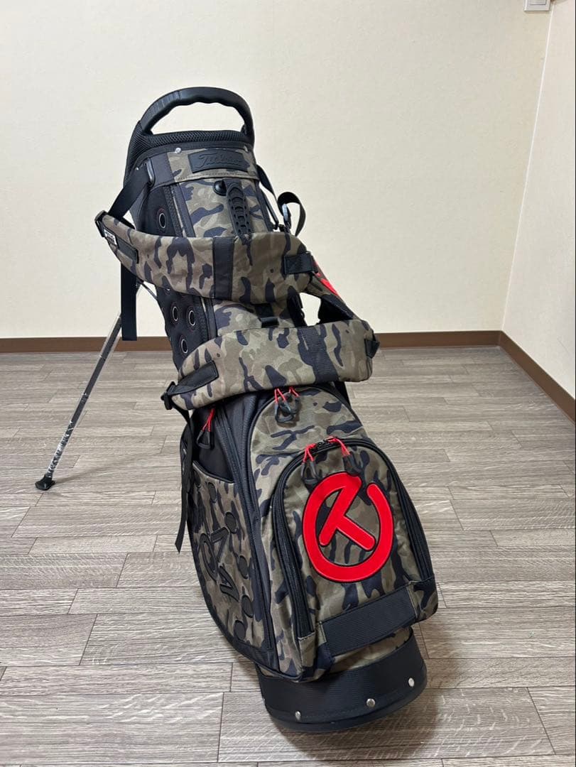 迷彩柄のスタンド式キャディバック　カラーバランスが抜群でカッコいい！