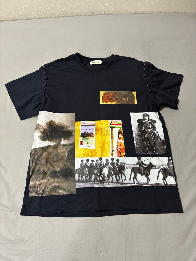 お*ら様 NAMACHEKO アートプリント Tシャツ Sサイズ ネイビー