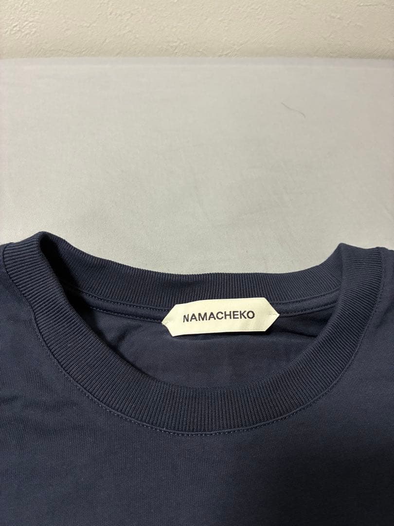 お*ら様 NAMACHEKO アートプリント Tシャツ Sサイズ ネイビー