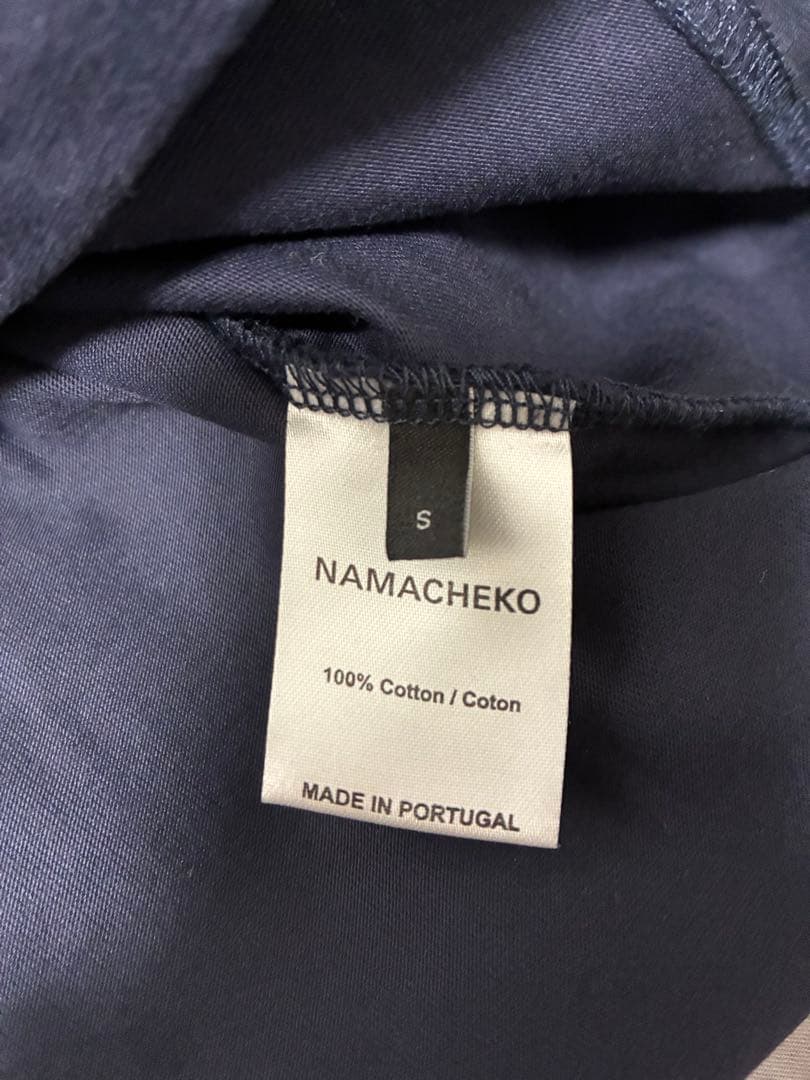 お*ら様 NAMACHEKO アートプリント Tシャツ Sサイズ ネイビー