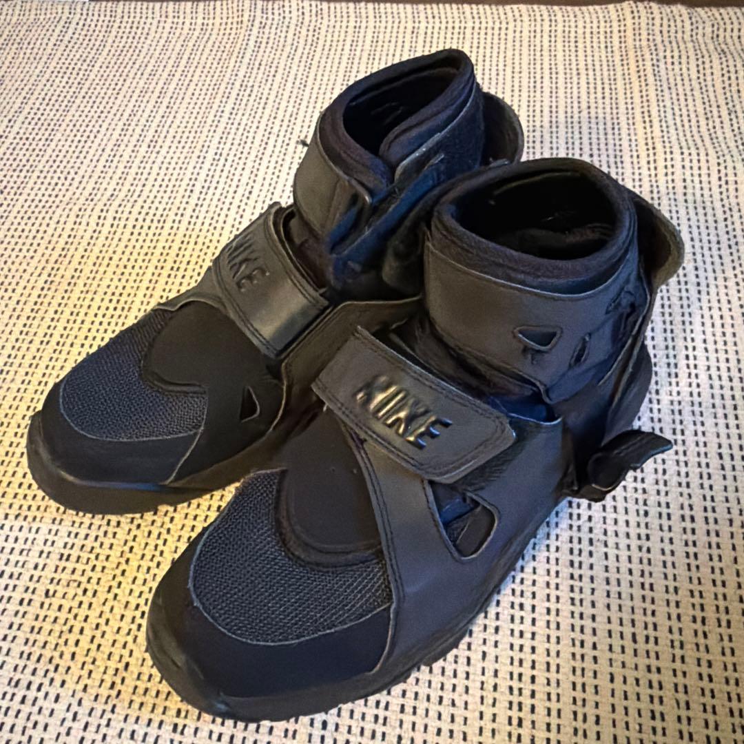 NIKE × コムデギャルソンオムプリュス Air Carnivore