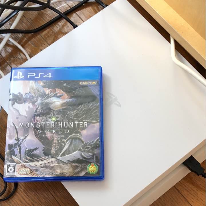 PS4 モンハンワールドセット