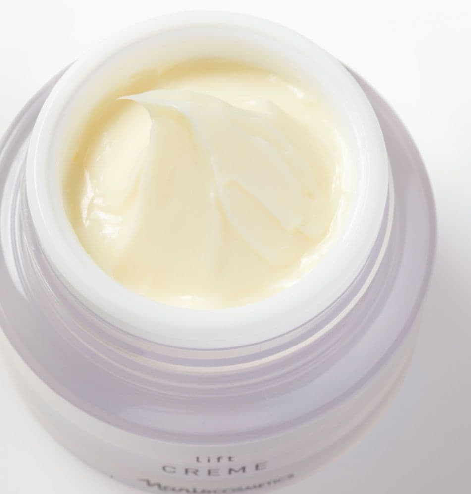 ナリス✨lift CREME✨マジェスタ　クリーム　リフト　早いものがち‼️