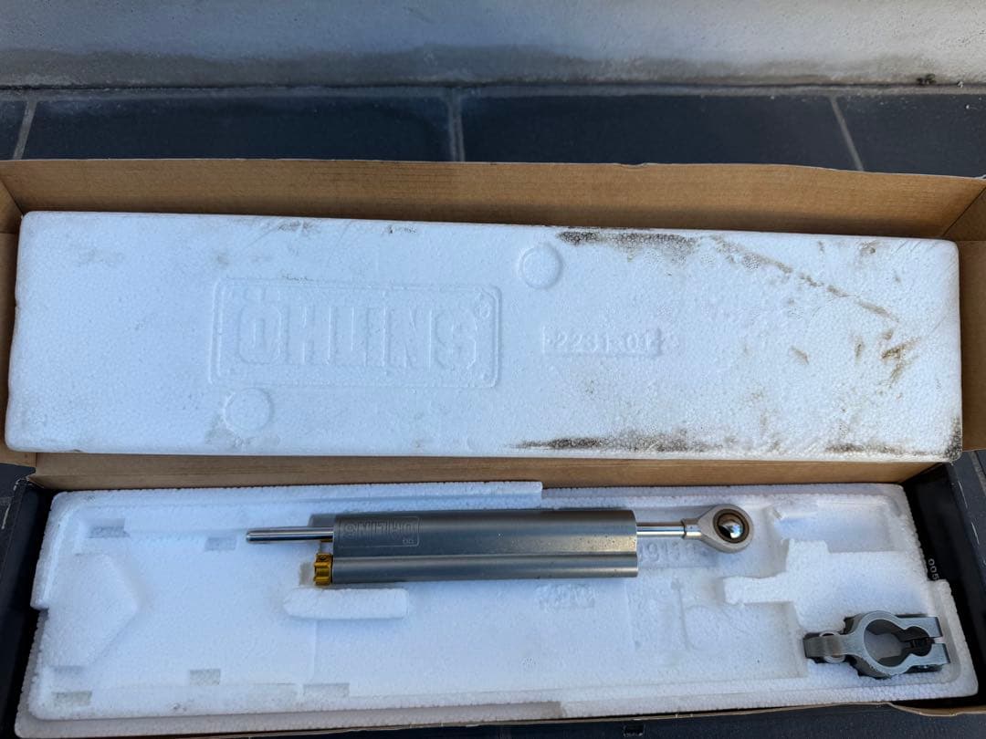 オーリンズ　ステアリング　ダンパー