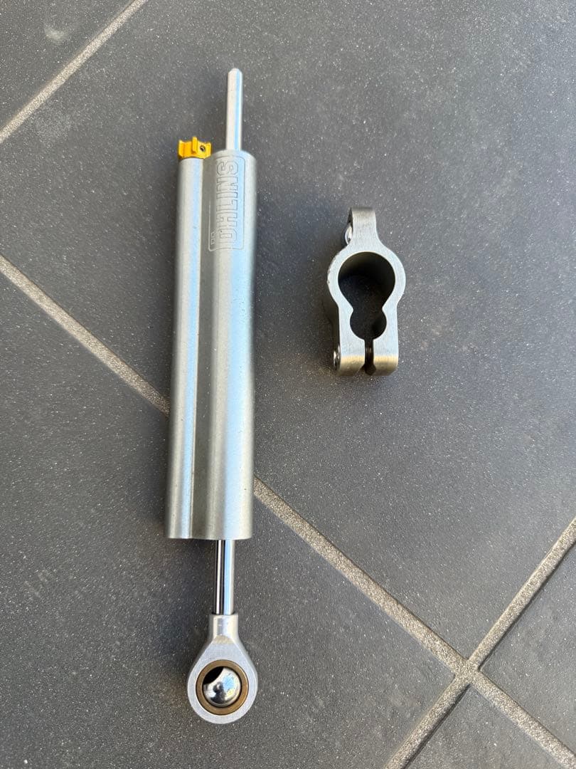 オーリンズ　ステアリング　ダンパー