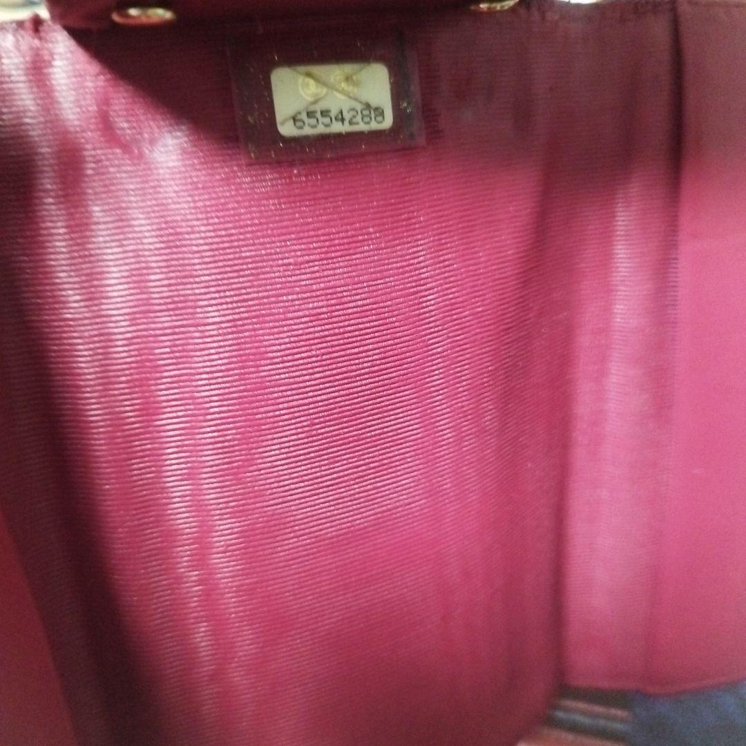 Chanel ピンク レザー キーケース　斜めがけ