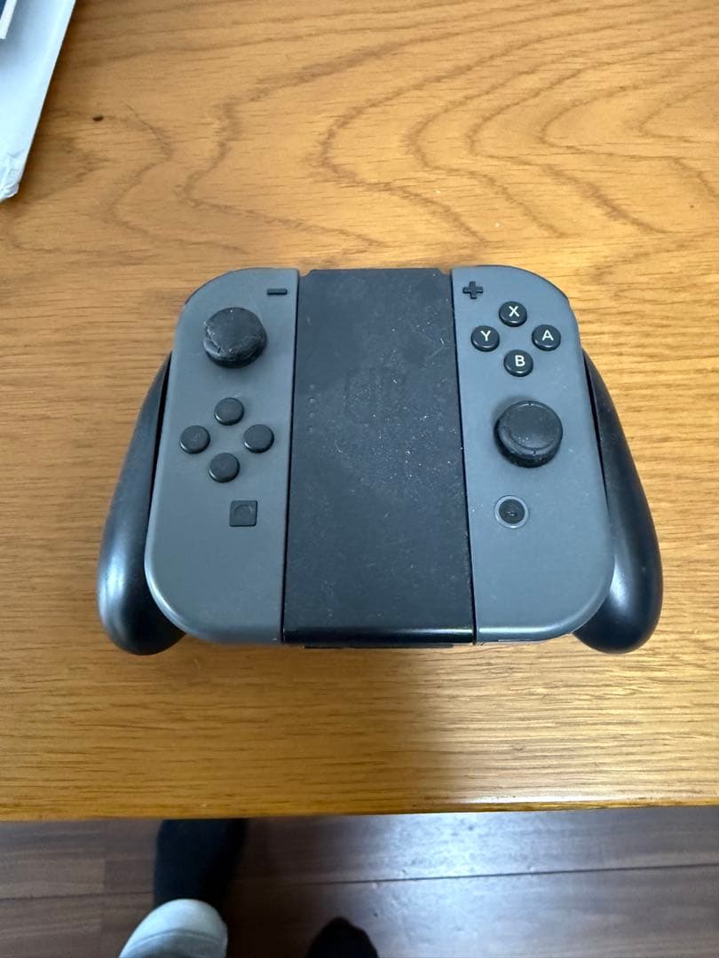 Nintendo Switch 本体とJoy-Conセット